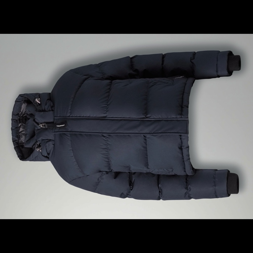 Aritzia SuperPuff Shorty in Matte Black